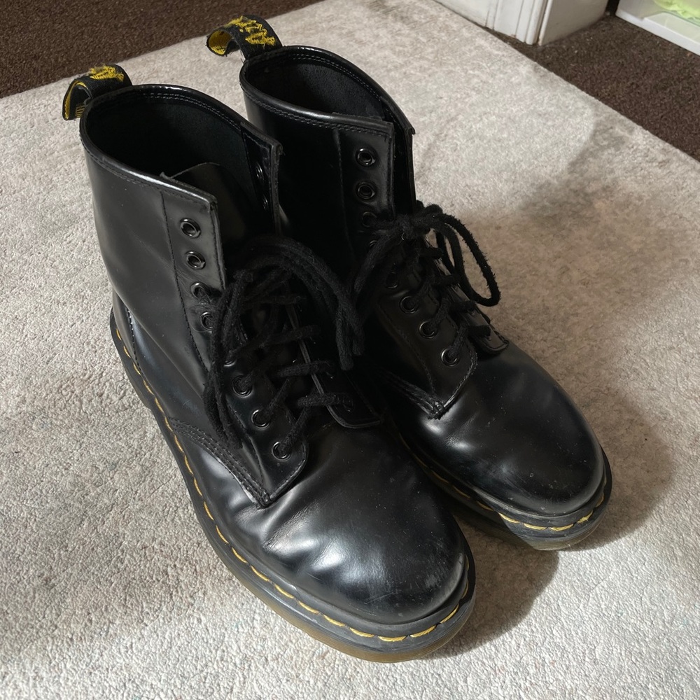 Classic Martens black mat boots ❤️